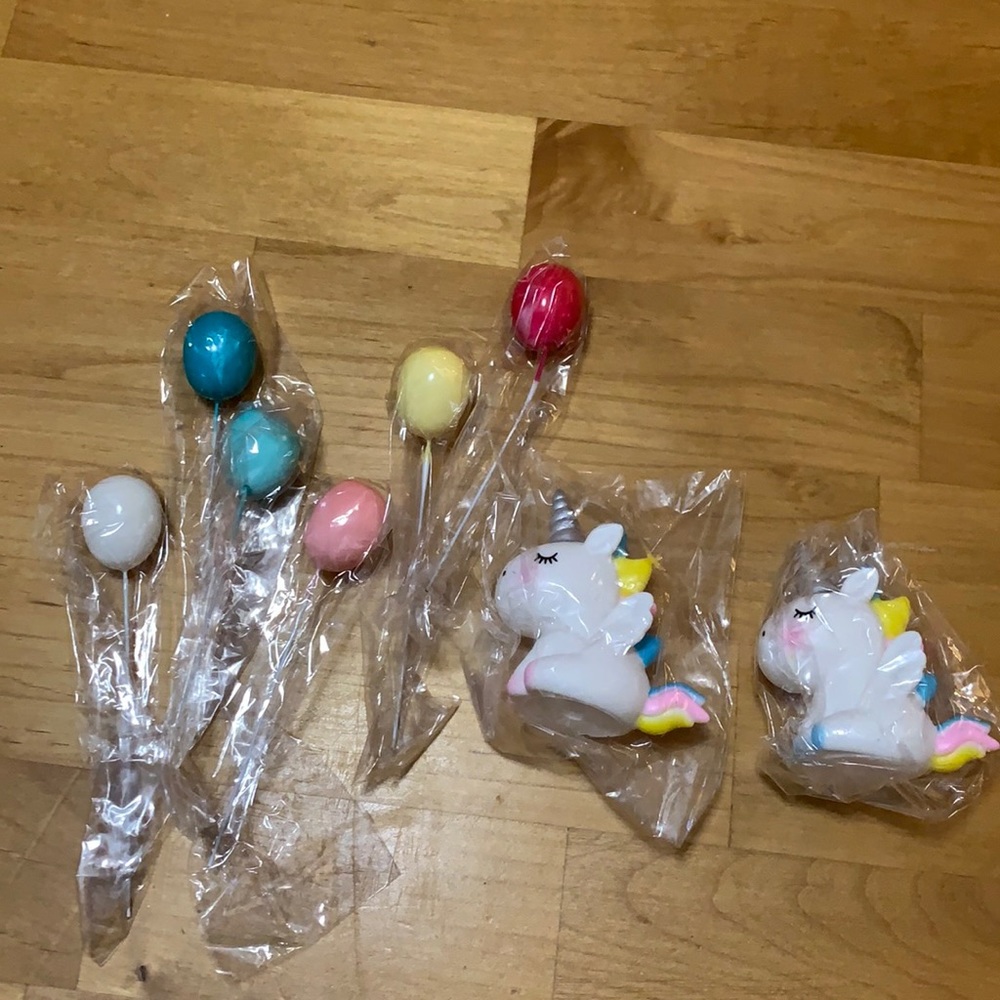 Cake Toppers Unicorns and Balloons . New 8pc - toy